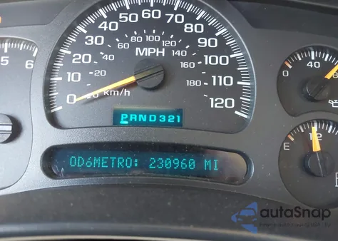 2004 Chevrolet Tahoe Lt z USA, uszkodzony, nr VIN 1GNEC13Z34R207083